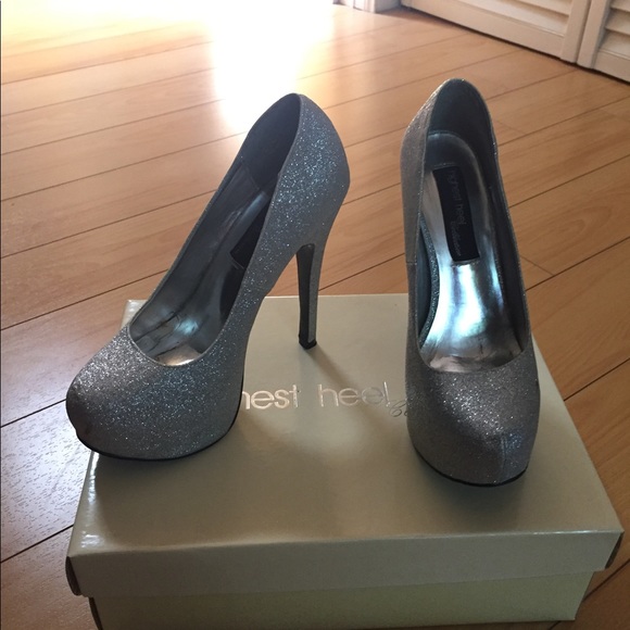 High heel shoes - Picture 3 of 3